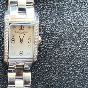 Baume Mercier  Hampton Quartz Diamond Bezel Stainless